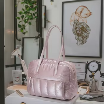 tas tangan bengkak gaya baru buatan tangan awan lembut dengan tali bagasi dan kompartemen laptop