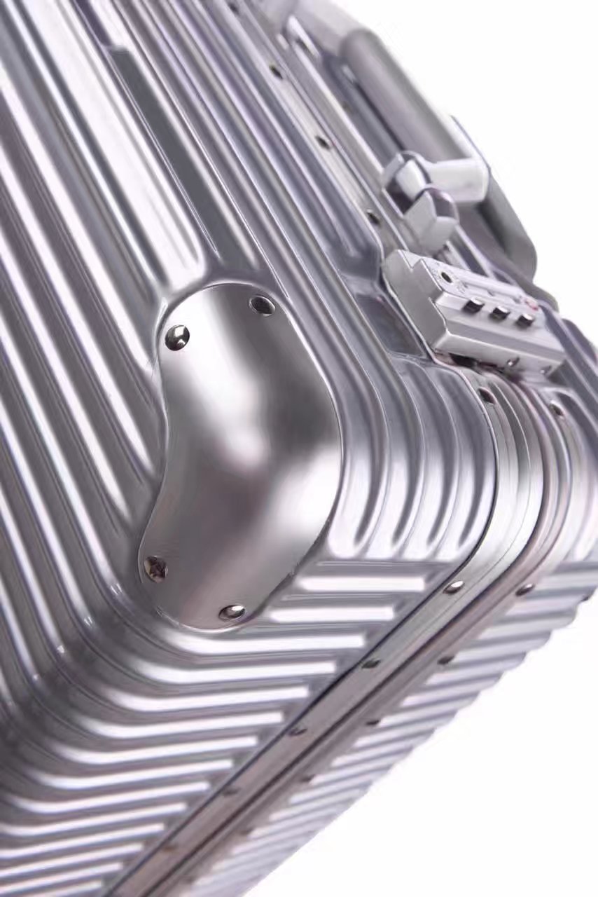 Bingkai aluminium 18 inci roda universal baording case desain khusus pabrik